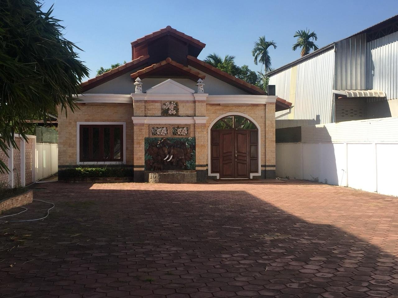 2 – Copy ID: 4257 – Affordable villa in town and near Thongkhankham Market for rent