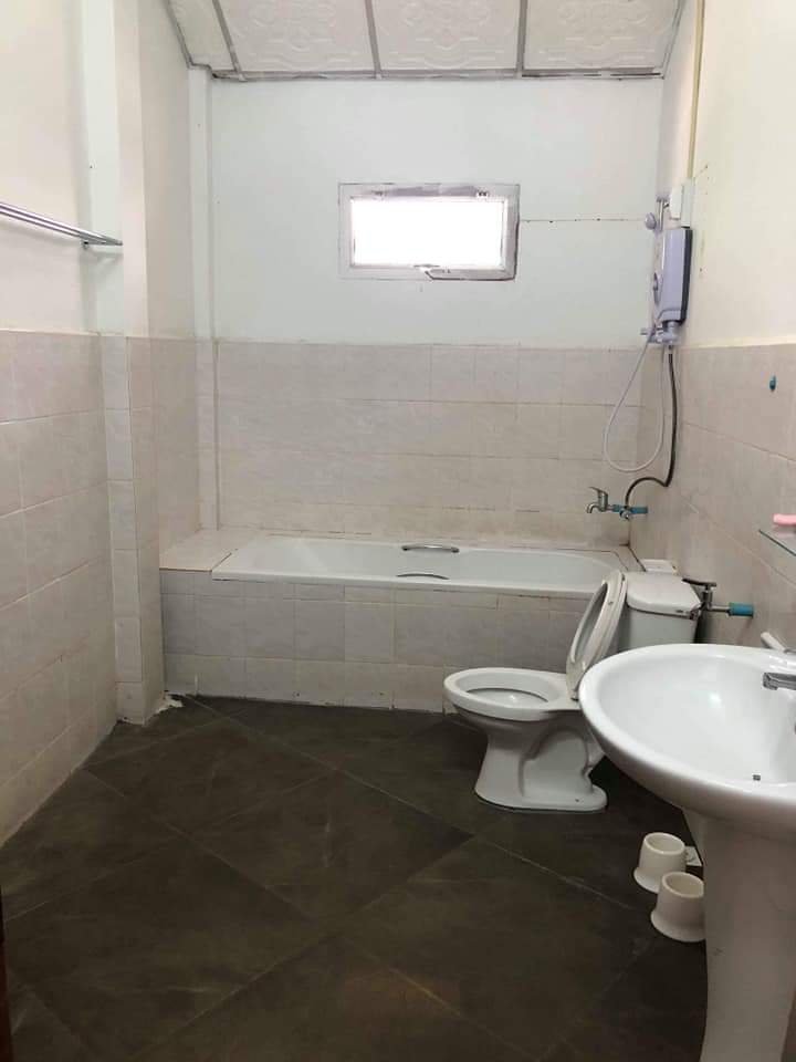4 ID: 4305 – Pretty house near Thatluang Temple and M-Point mart for rent