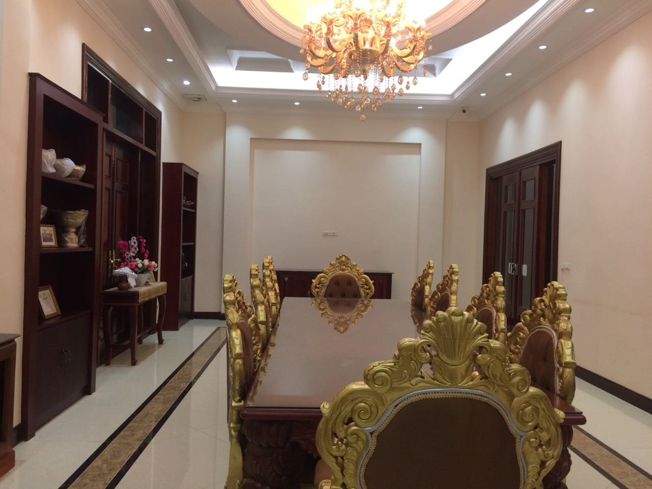 ID: 4029 – Luxury house not far from Local Market with fully furnished for rent & sale