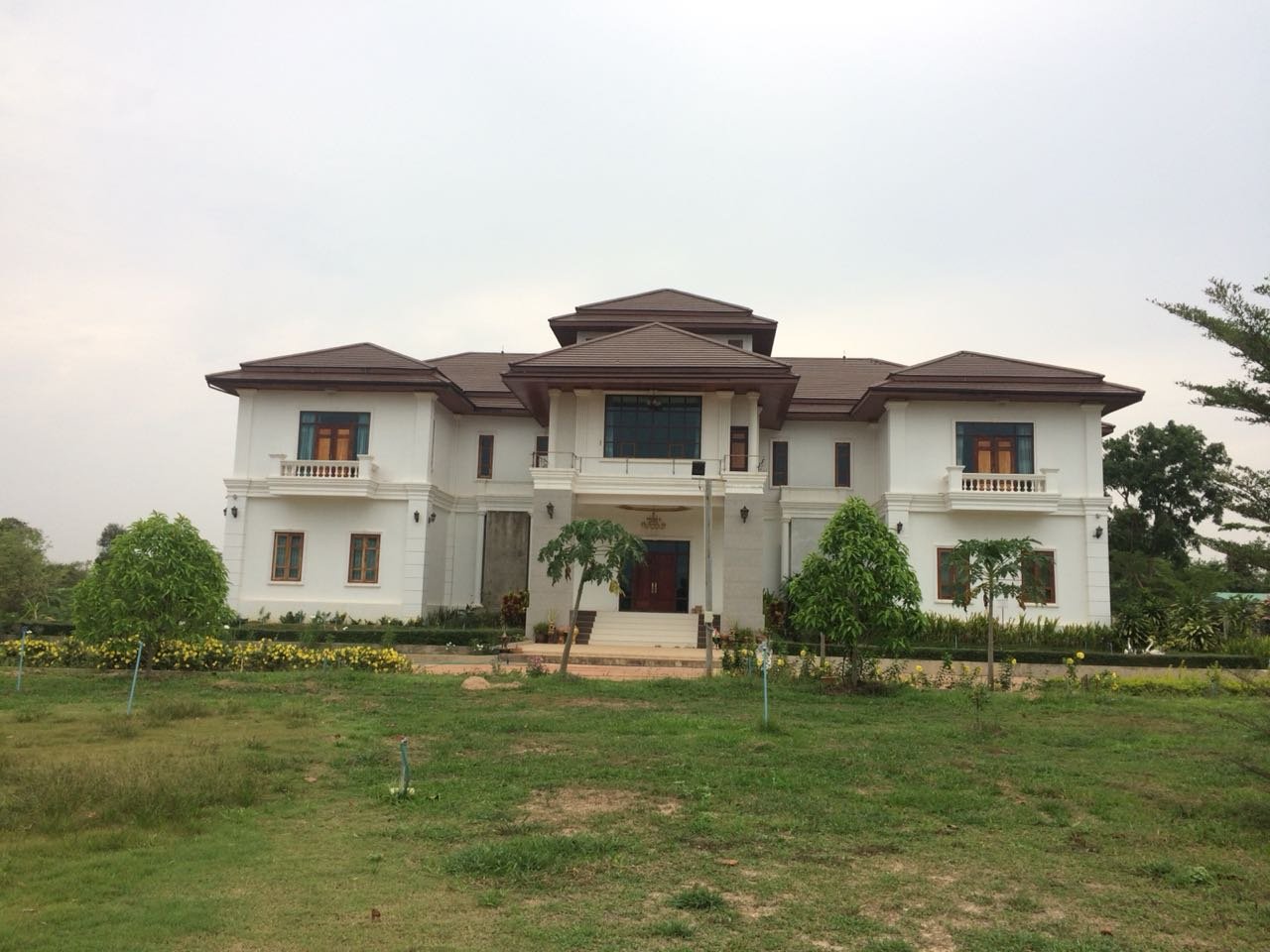 ID: 4029 – Luxury house not far from Local Market with fully furnished for rent & sale