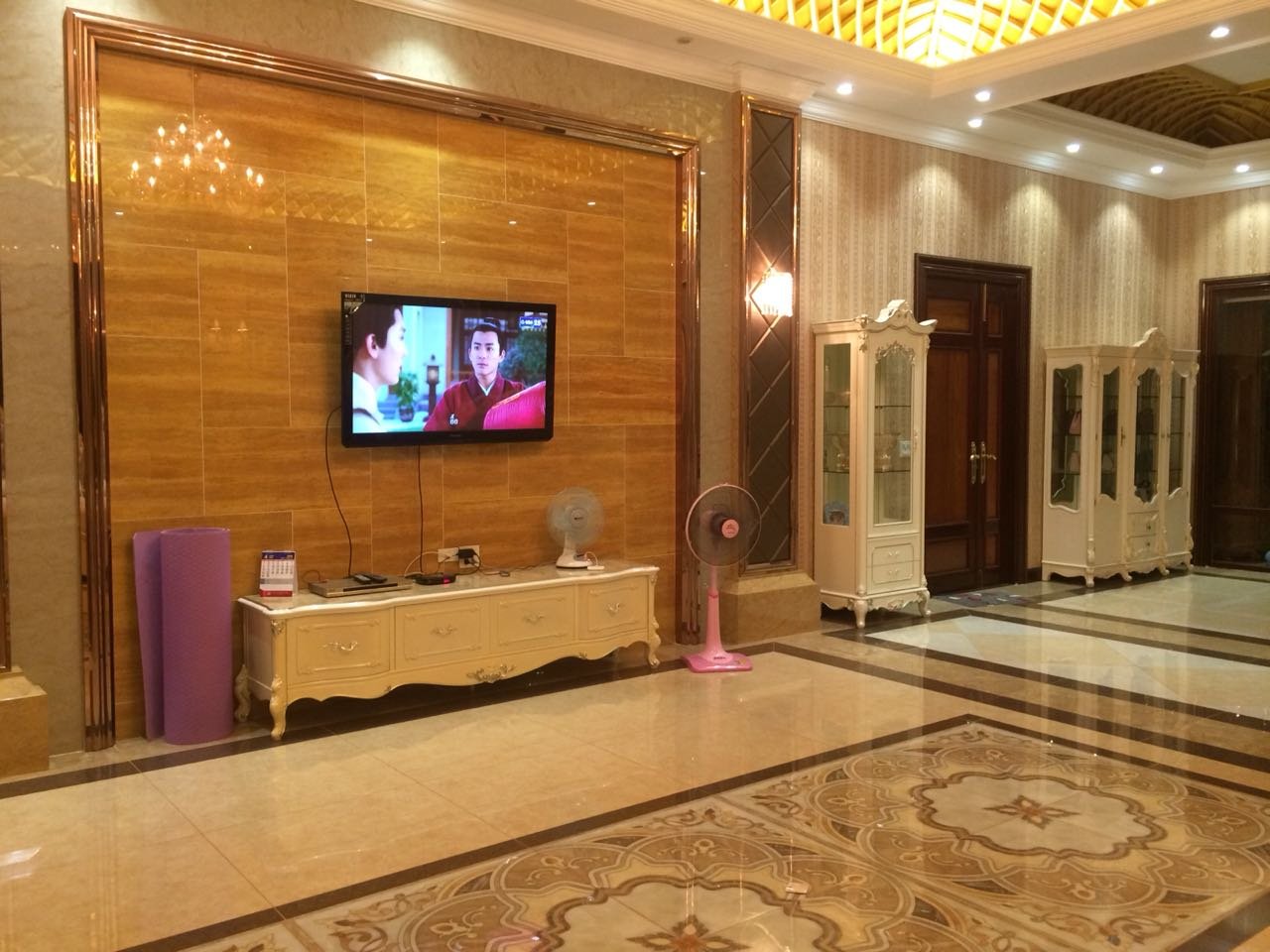 ID: 4029 – Luxury house not far from Local Market with fully furnished for rent & sale