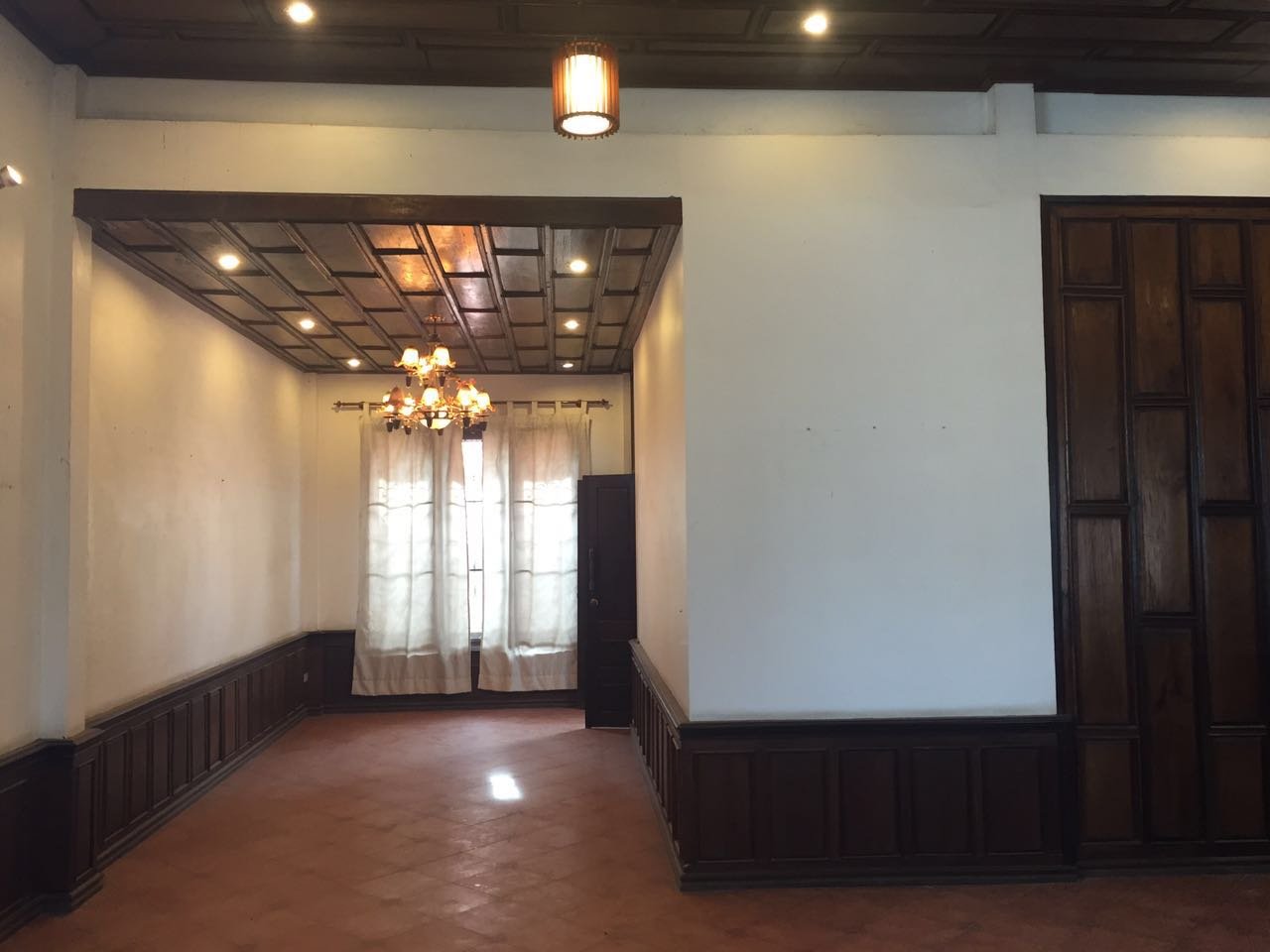 3240 – Lao style house near Mekong River for rent