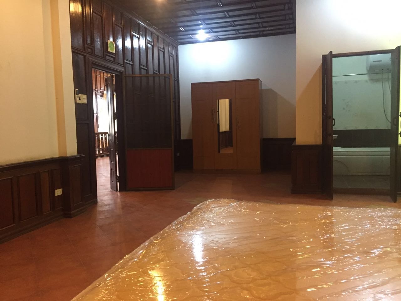 3240 – Lao style house near Mekong River for rent