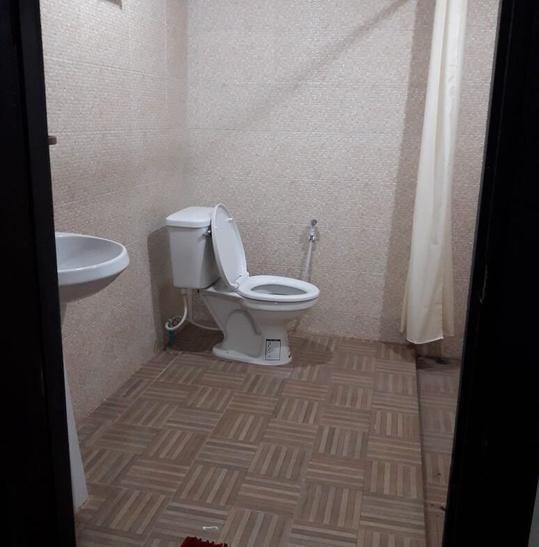 774