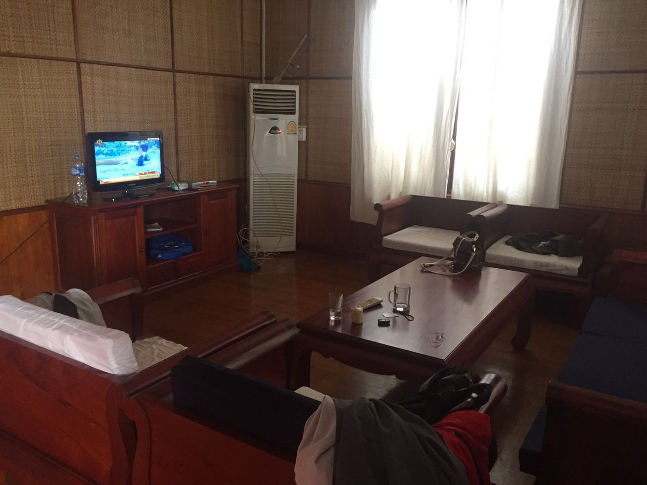 ID: 1695 – Nice villa next to concrete road and not far from Thatluang Temple for rent