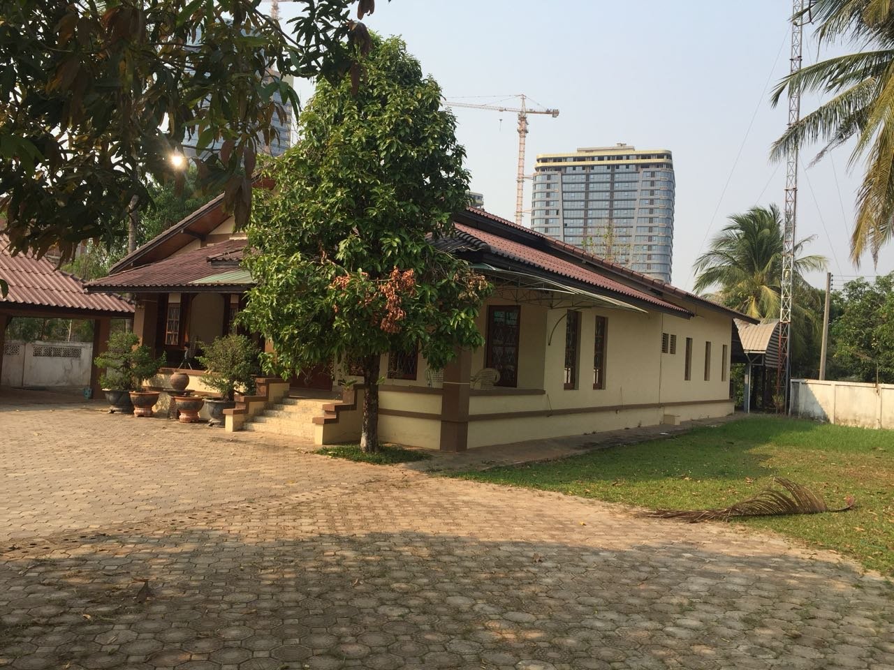 ID: 3983 – Affordable villa near Angkham hotel for rent with fully furnished