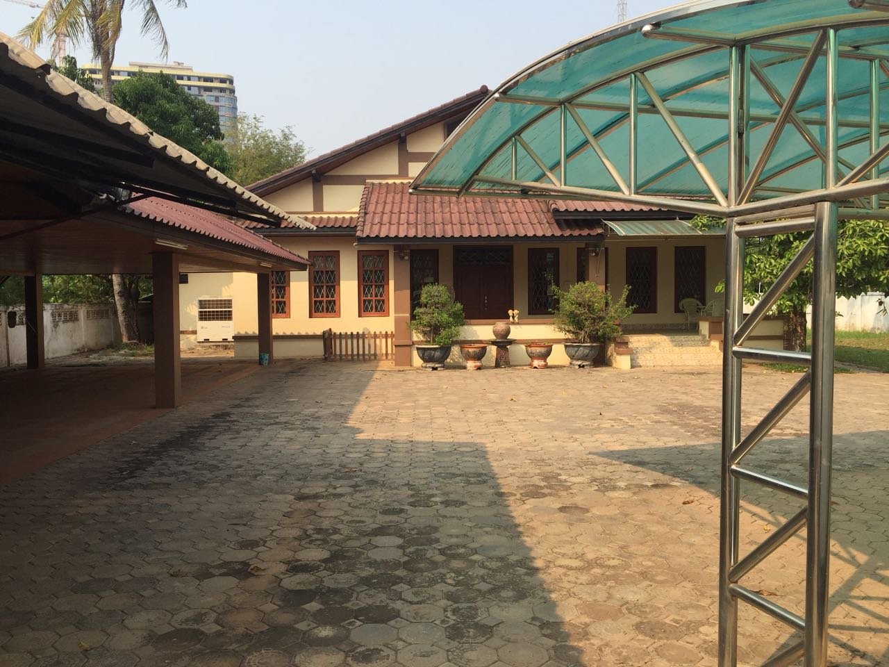 ID: 3983 – Affordable villa near Angkham hotel for rent with fully furnished