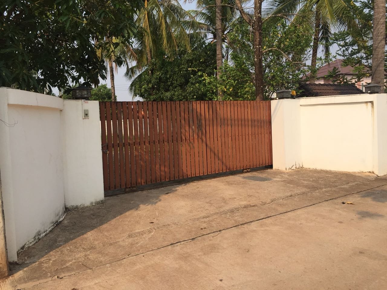 ID: 3983 – Affordable villa near Angkham hotel for rent with fully furnished
