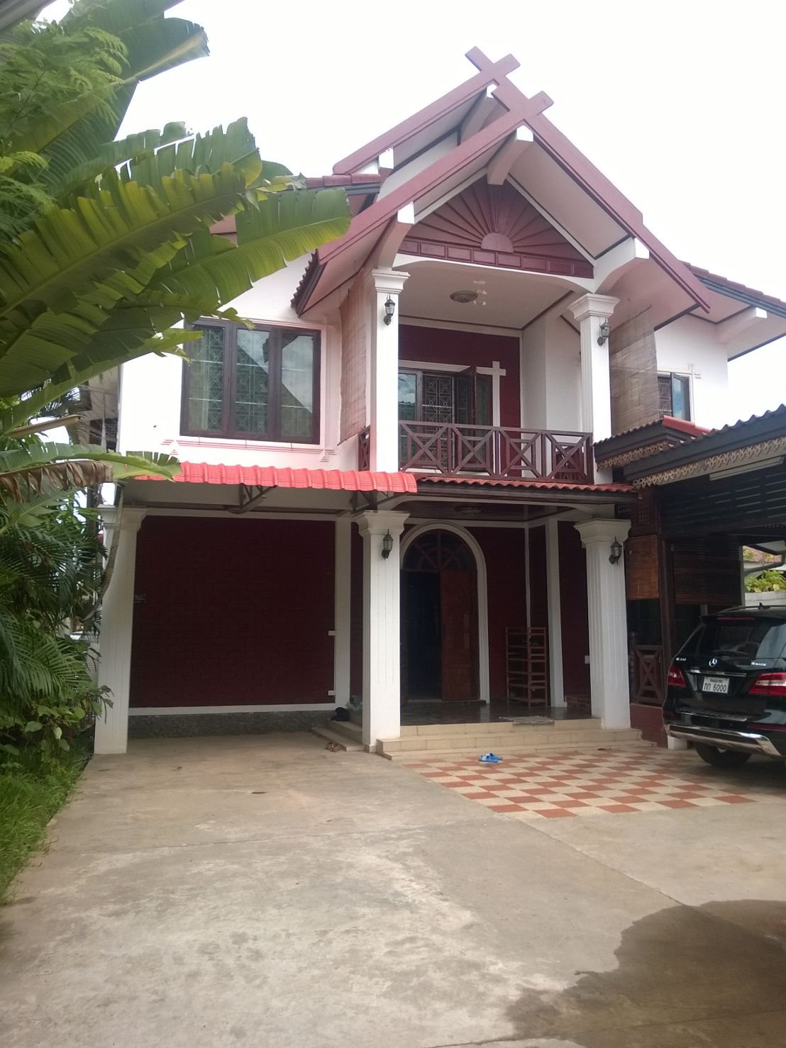 ID: 1400 – Newly renovated house close to fitness center
