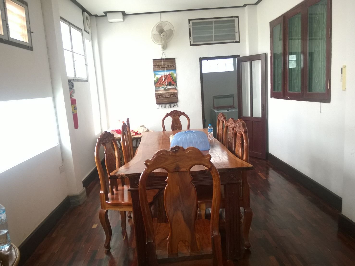 ID: 1400 – Newly renovated house close to fitness center