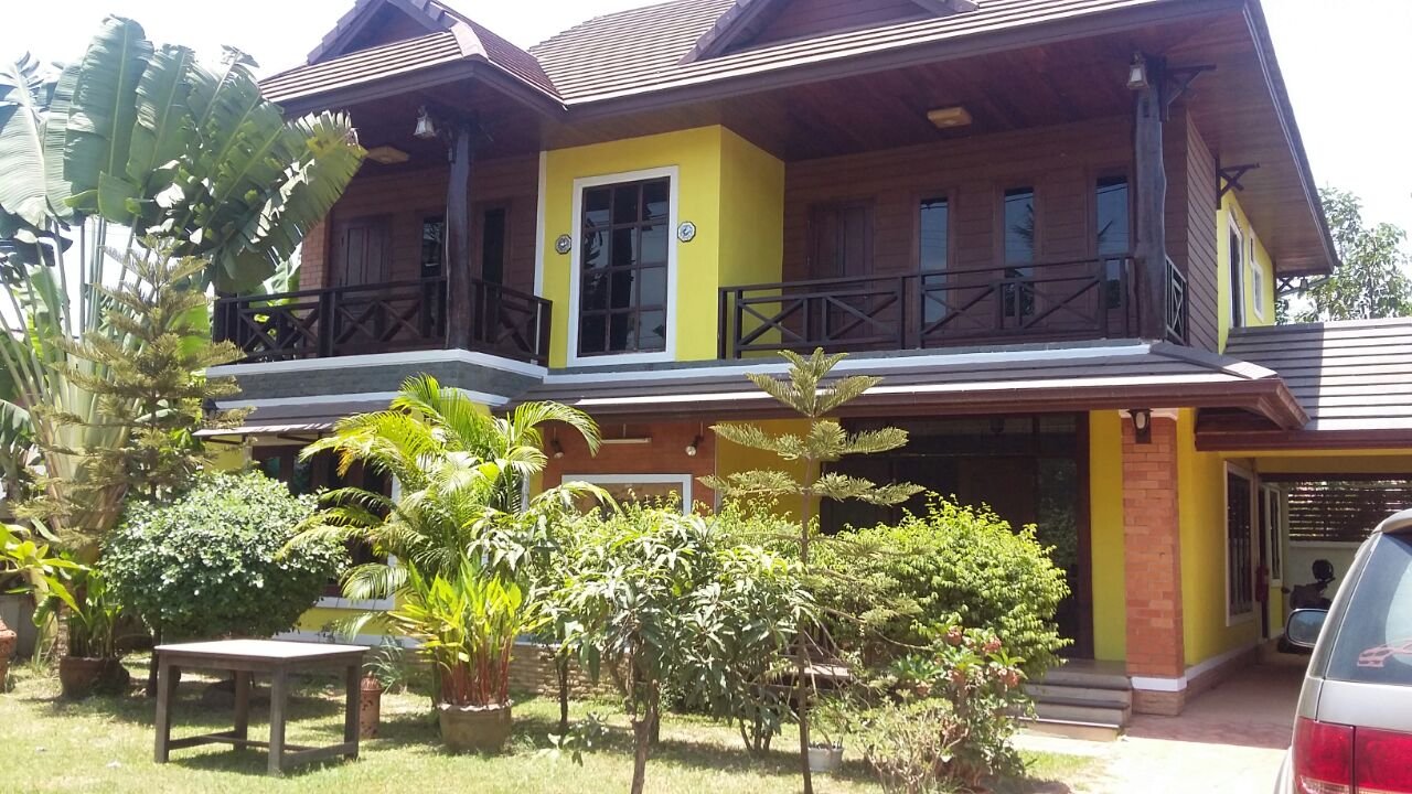 ID: 1586 – Brand new Lao style house in quiet area