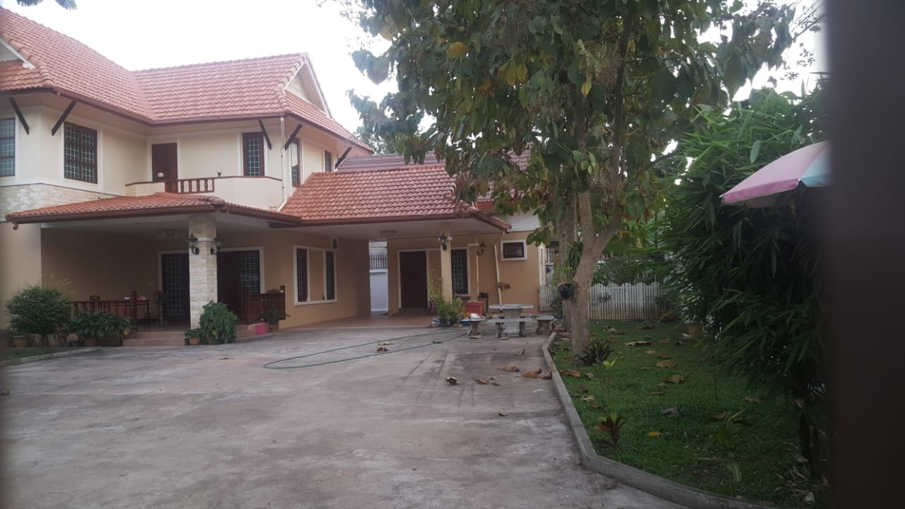 ID: 4227 – New modern house with large yard for rent in peaceful and secure Zone of Dongsavat where