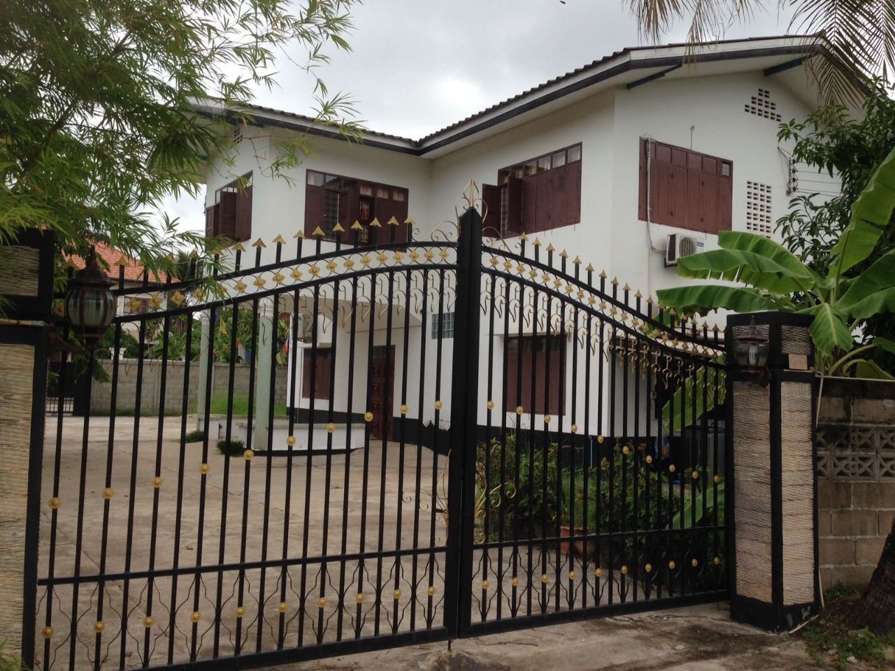 House-for-rent-Sisattanak-Vientiane_Lao 1 ID: 3978 – Adorable house near 23 Singha Park and Sengdara Fitness for rent and sale