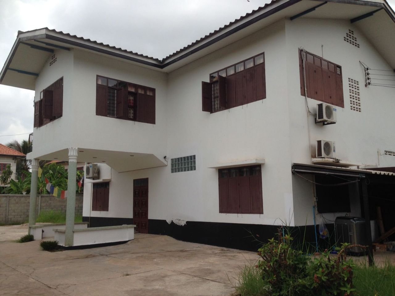 House-for-rent-Sisattanak-Vientiane_Lao 2 ID: 3978 – Adorable house near 23 Singha Park and Sengdara Fitness for rent and sale