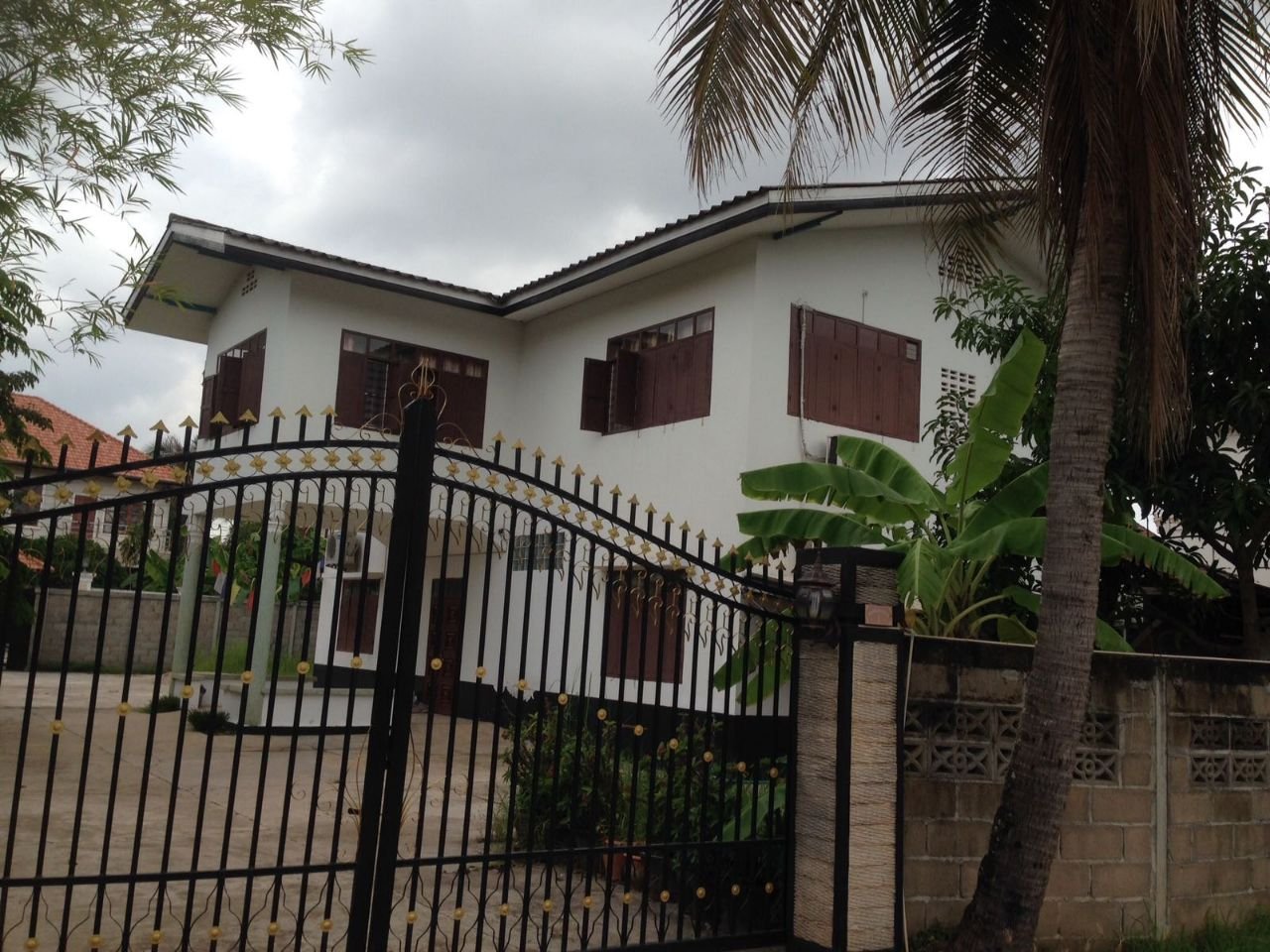 House-for-rent-Sisattanak-Vientiane_Lao 3 ID: 3978 – Adorable house near 23 Singha Park and Sengdara Fitness for rent and sale