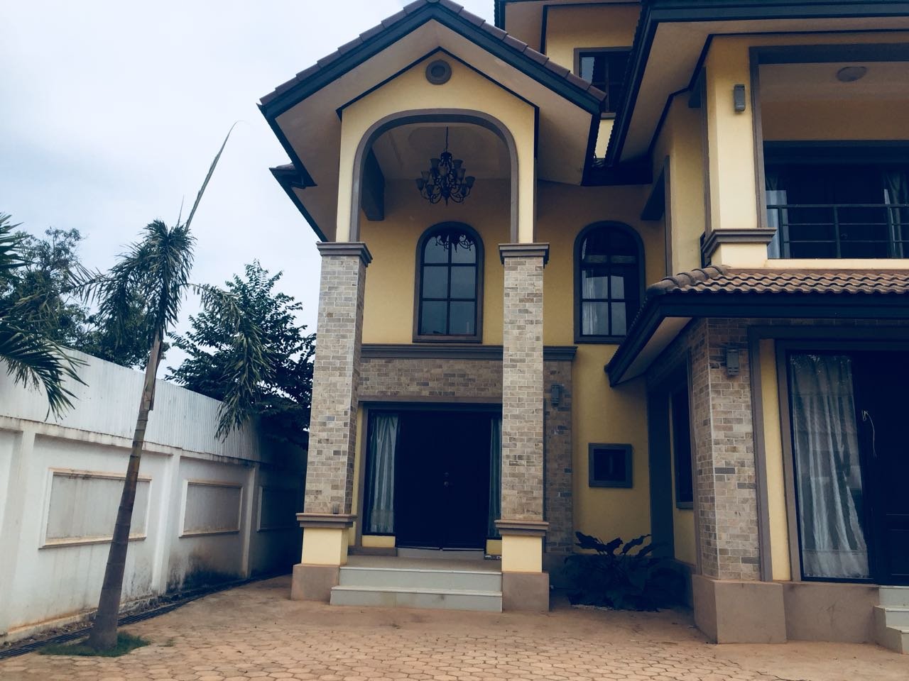 House-for-rent-Sisttanak-Vientine_Lao 2 ID: 3975 – The big house near Law School with large parking and fully furnished for rent