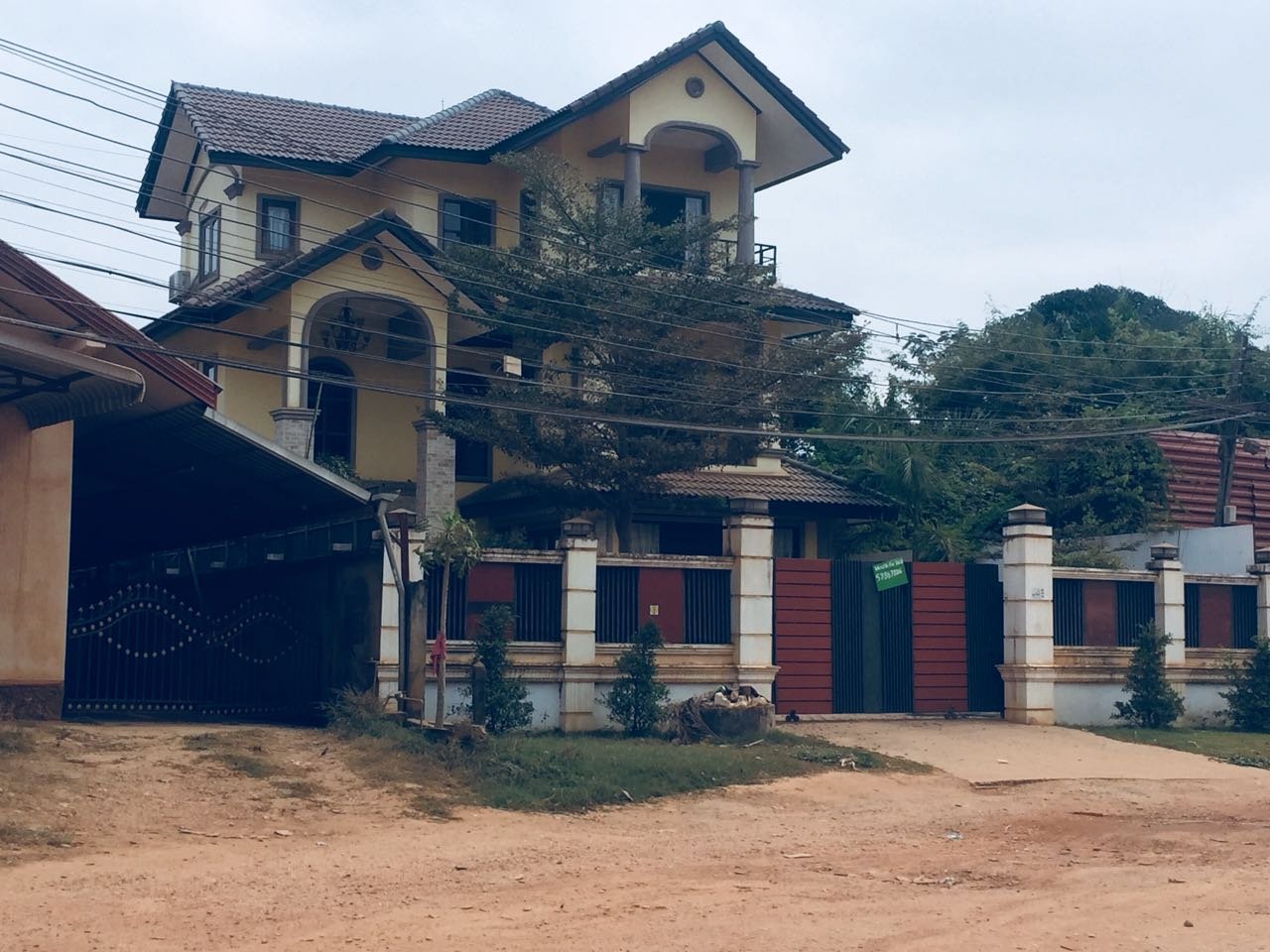 House-for-rent-Sisttanak-Vientine_Lao 6 ID: 3975 – The big house near Law School with large parking and fully furnished for rent