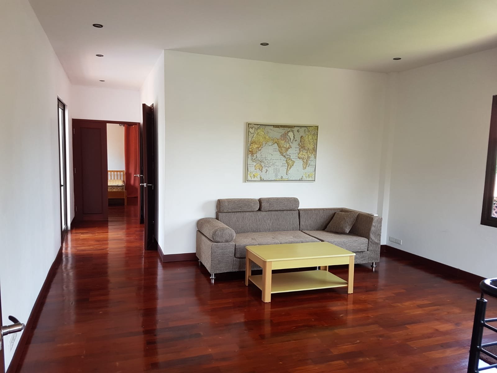 ID: 4063 – The big house with swimming pool and fully furnished for sale