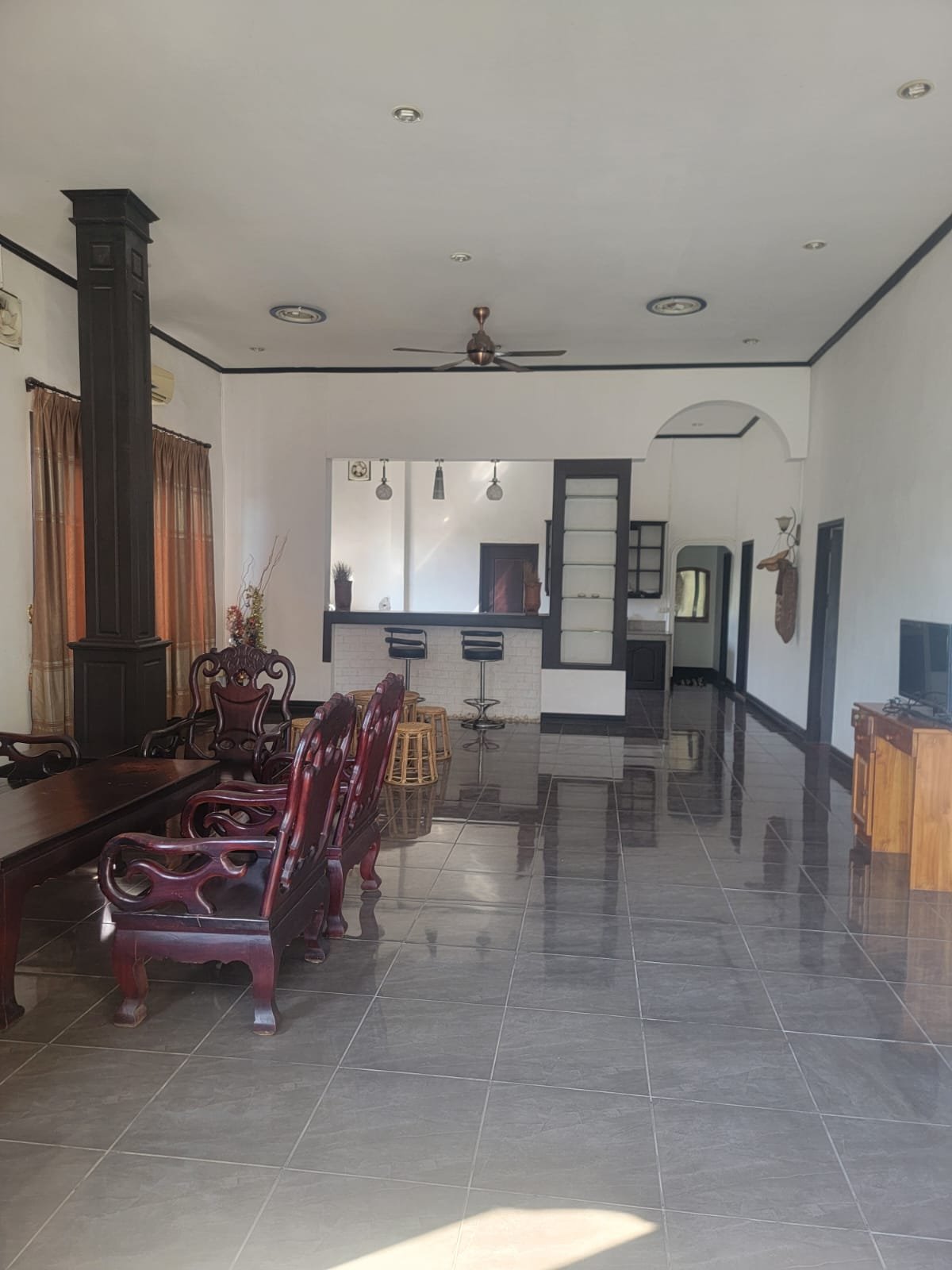ID: 3317 – Beautifull house near local fresh market for rent in Sikhottabong district.