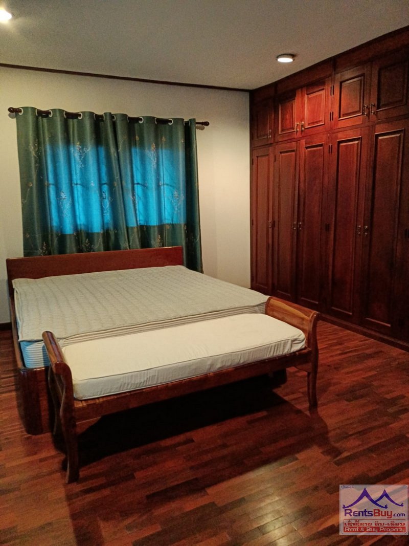 Laostylehousewithswimmingpoolneaeclocktower01 ID: 4360 – Lao style house with swimming pool and large garden in expat living area