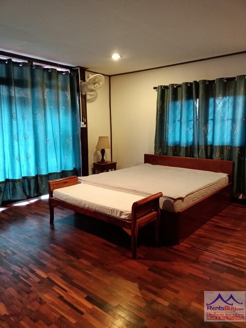 Laostylehousewithswimmingpoolneaeclocktower02 ID: 4360 – Lao style house with swimming pool and large garden in expat living area
