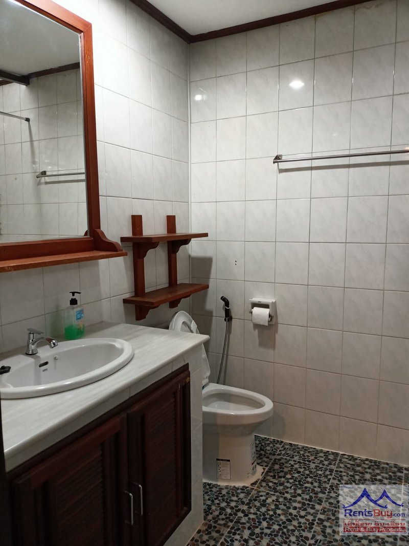 Laostylehousewithswimmingpoolneaeclocktower03 ID: 4360 – Lao style house with swimming pool and large garden in expat living area