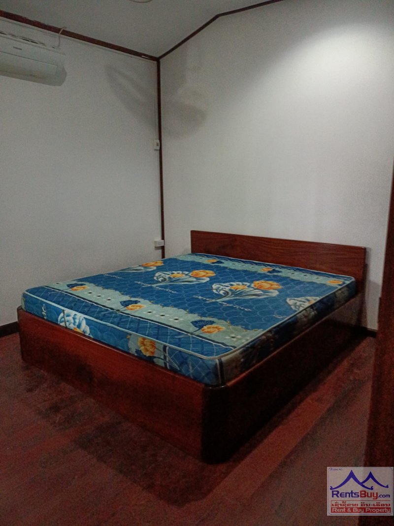 Laostylehousewithswimmingpoolneaeclocktower04 ID: 4360 – Lao style house with swimming pool and large garden in expat living area