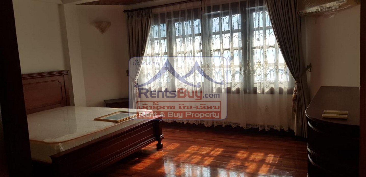 ID: 4045 – The western style house with large garden and parking space by pave road for rent