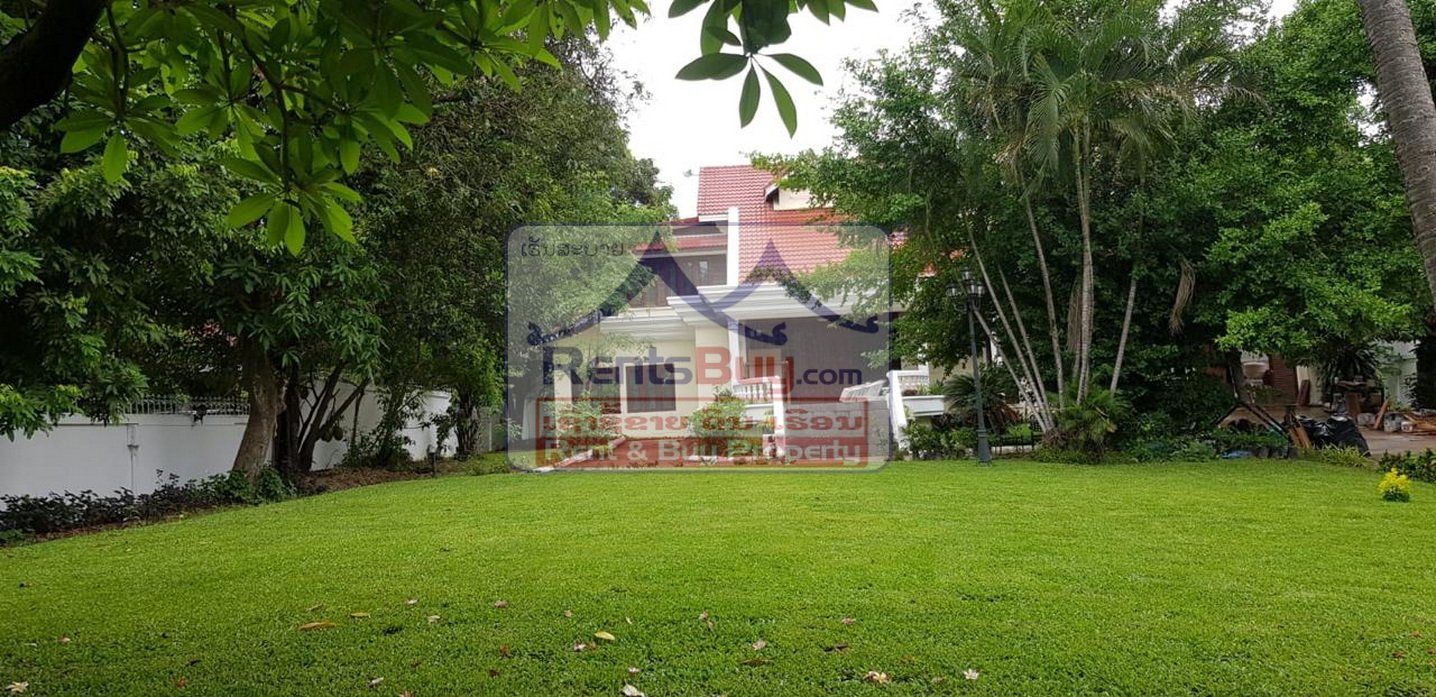 ID: 4045 – The western style house with large garden and parking space by pave road for rent