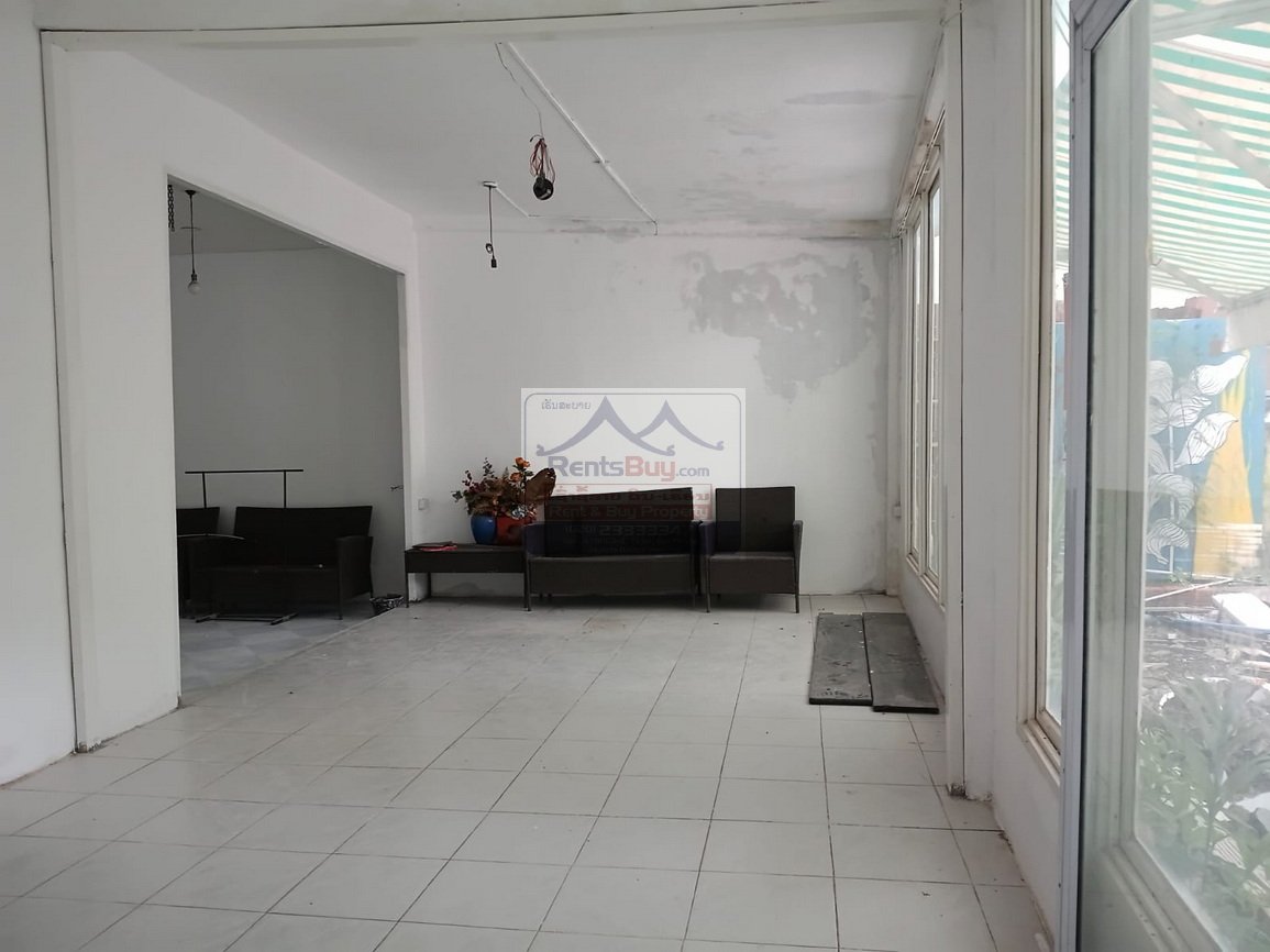 ID: 3387 – The nice restaurant near Panyathip International School by pave road