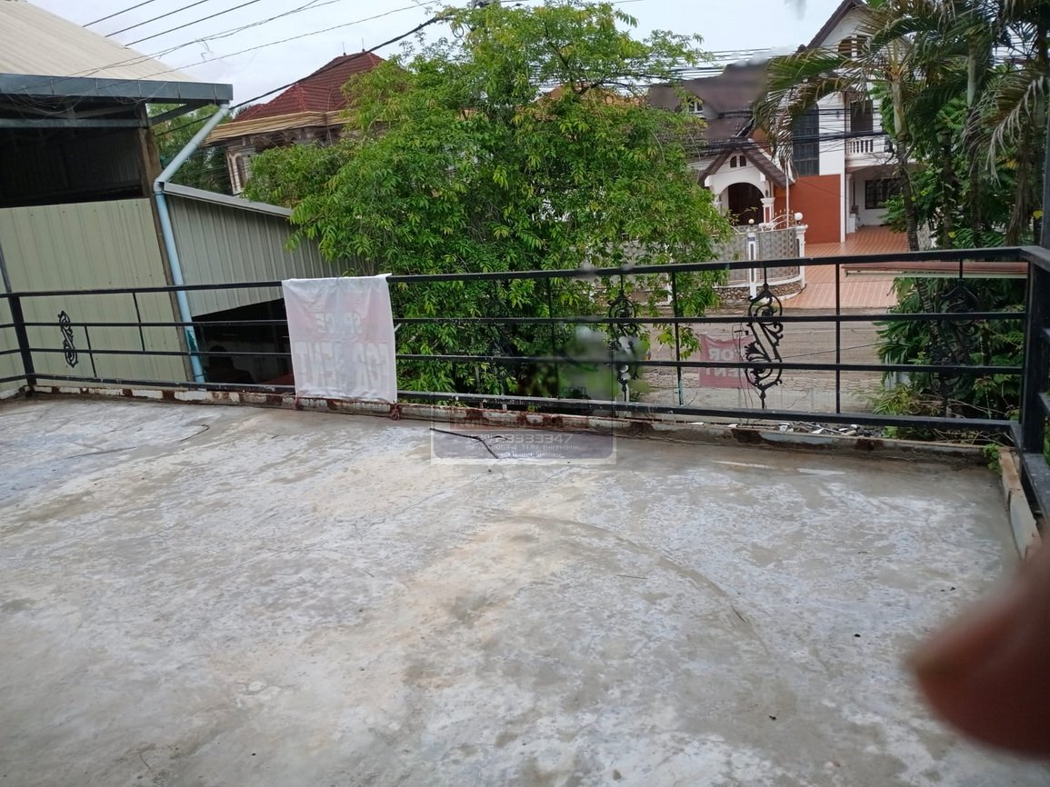 ID: 3387 – The nice restaurant near Panyathip International School by pave road