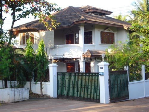 ID: 1819 – House in diplomatic area with large garden nearer Kasemrad International Hospital.