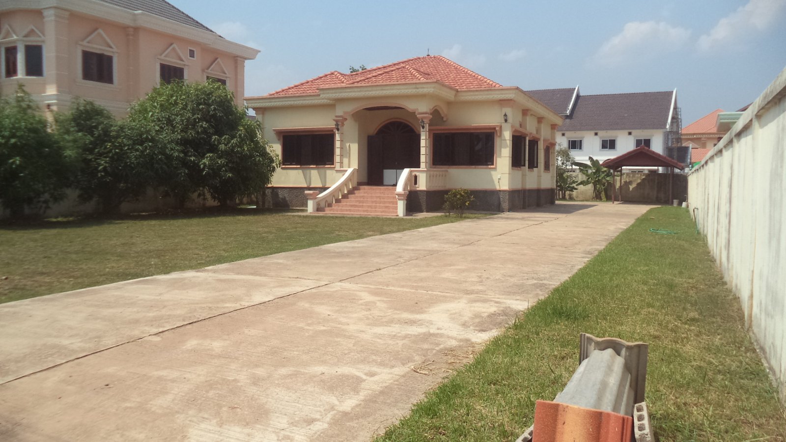 ID: 2280 – Nice villar house with large land near in Chanthabouly Province