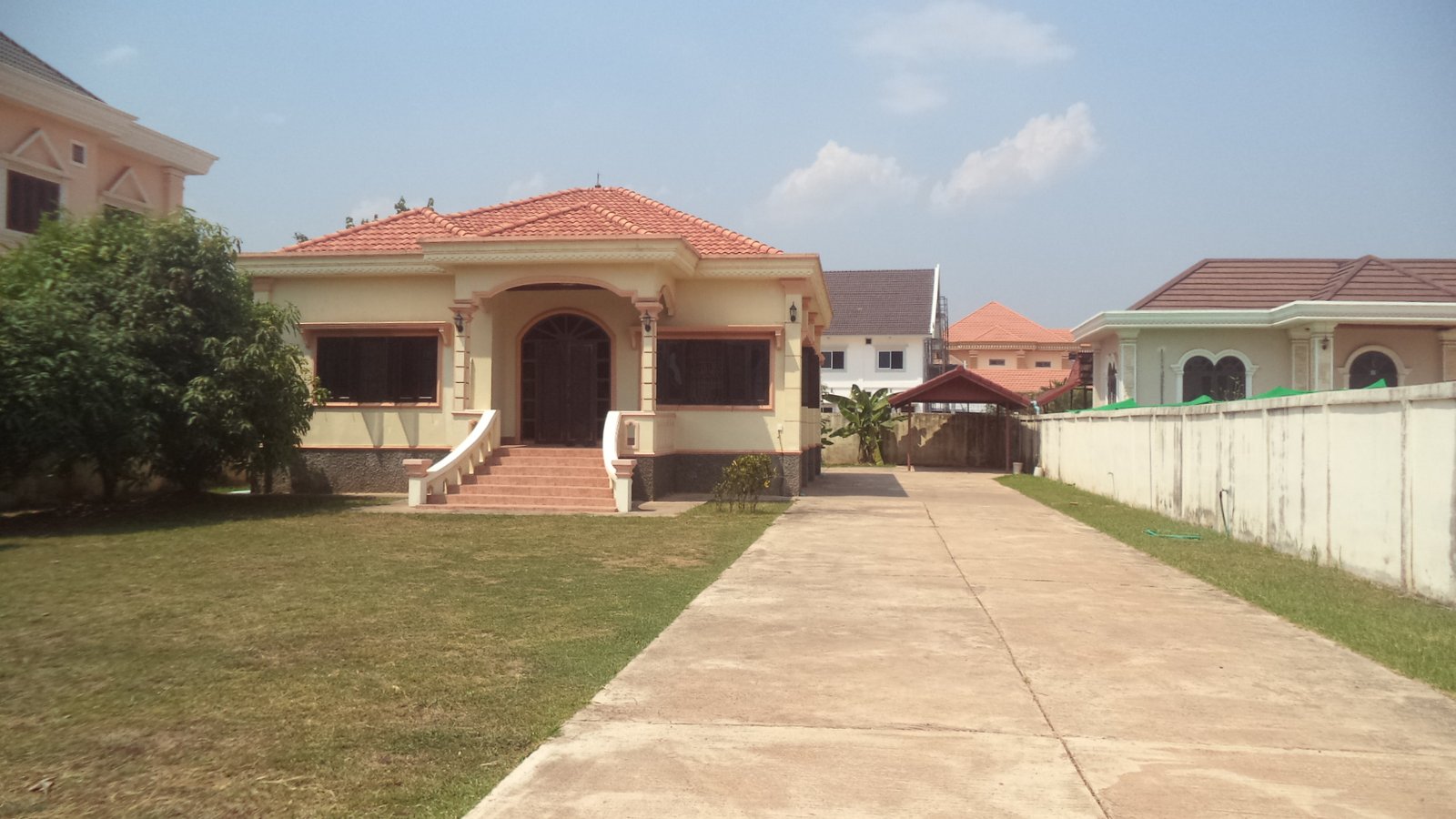 ID: 2280 – Nice villar house with large land near in Chanthabouly Province