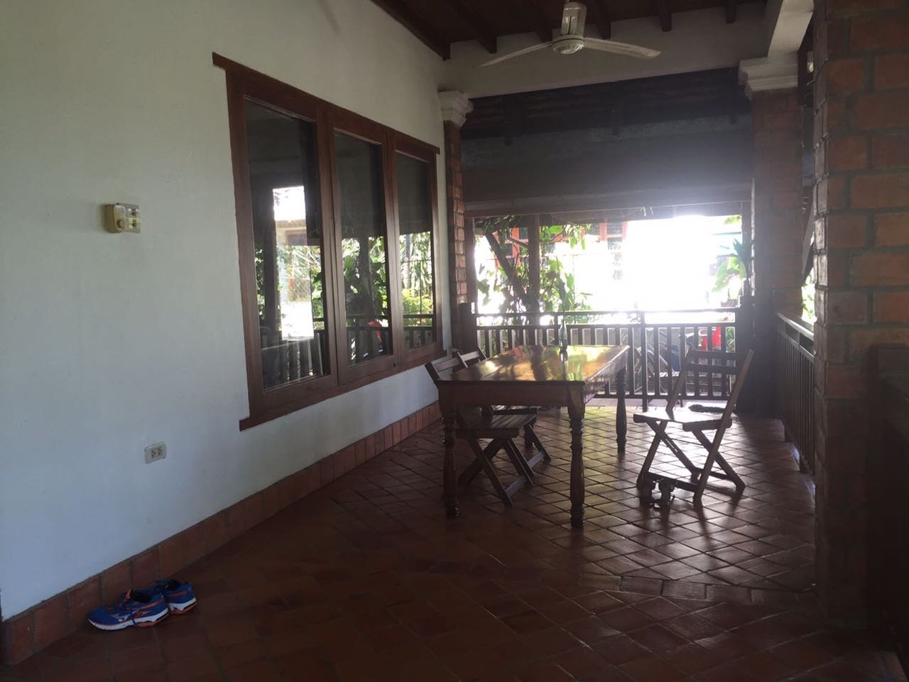 ID: 3918 – The contemporary house with large garden next to concrete road for rent