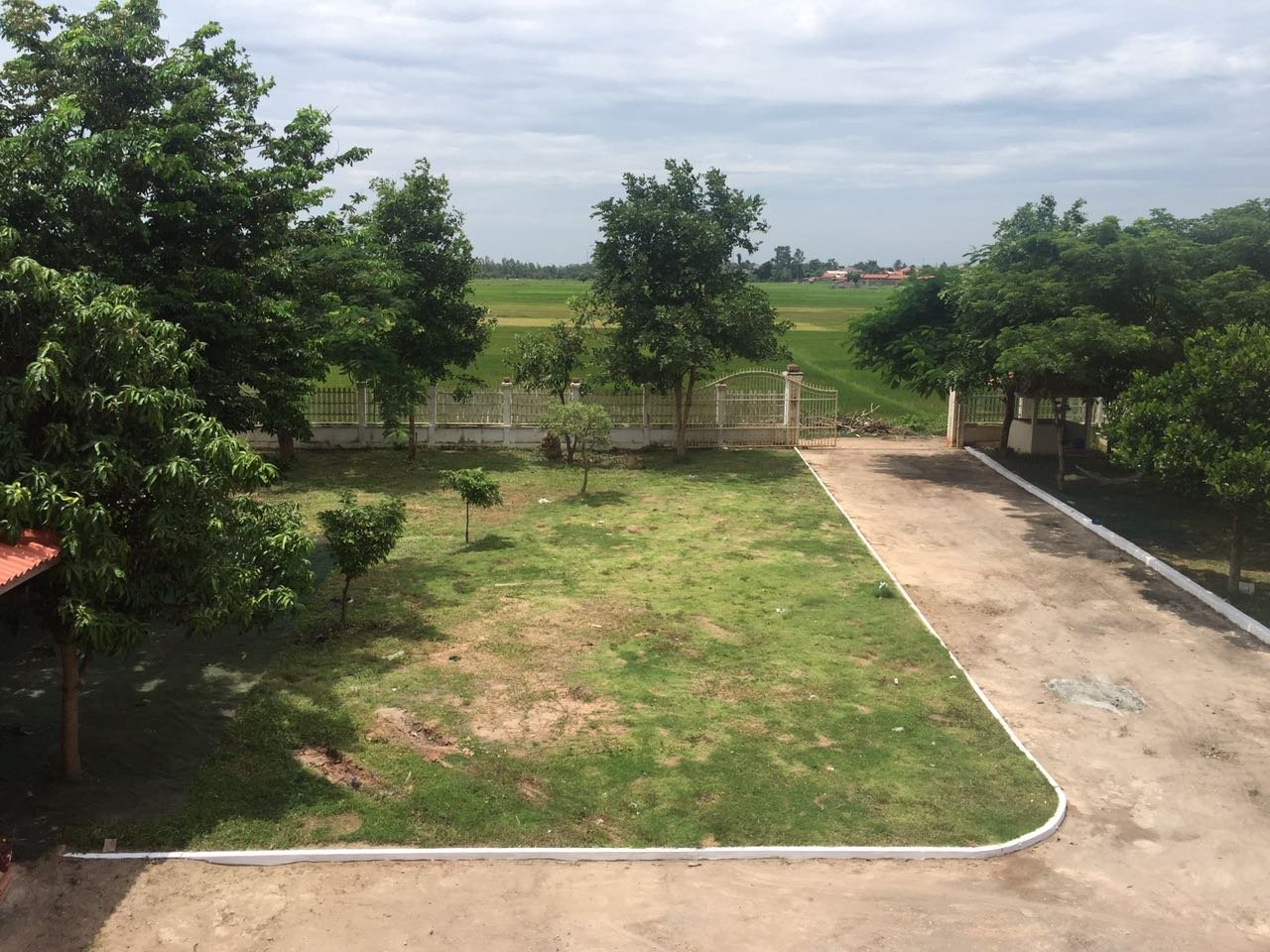 Modern house-for-rent-Hadsayfong-Vientaine_Lao_05 ID: 3875 – Nice shop house near main road and near National University of Laos for rent