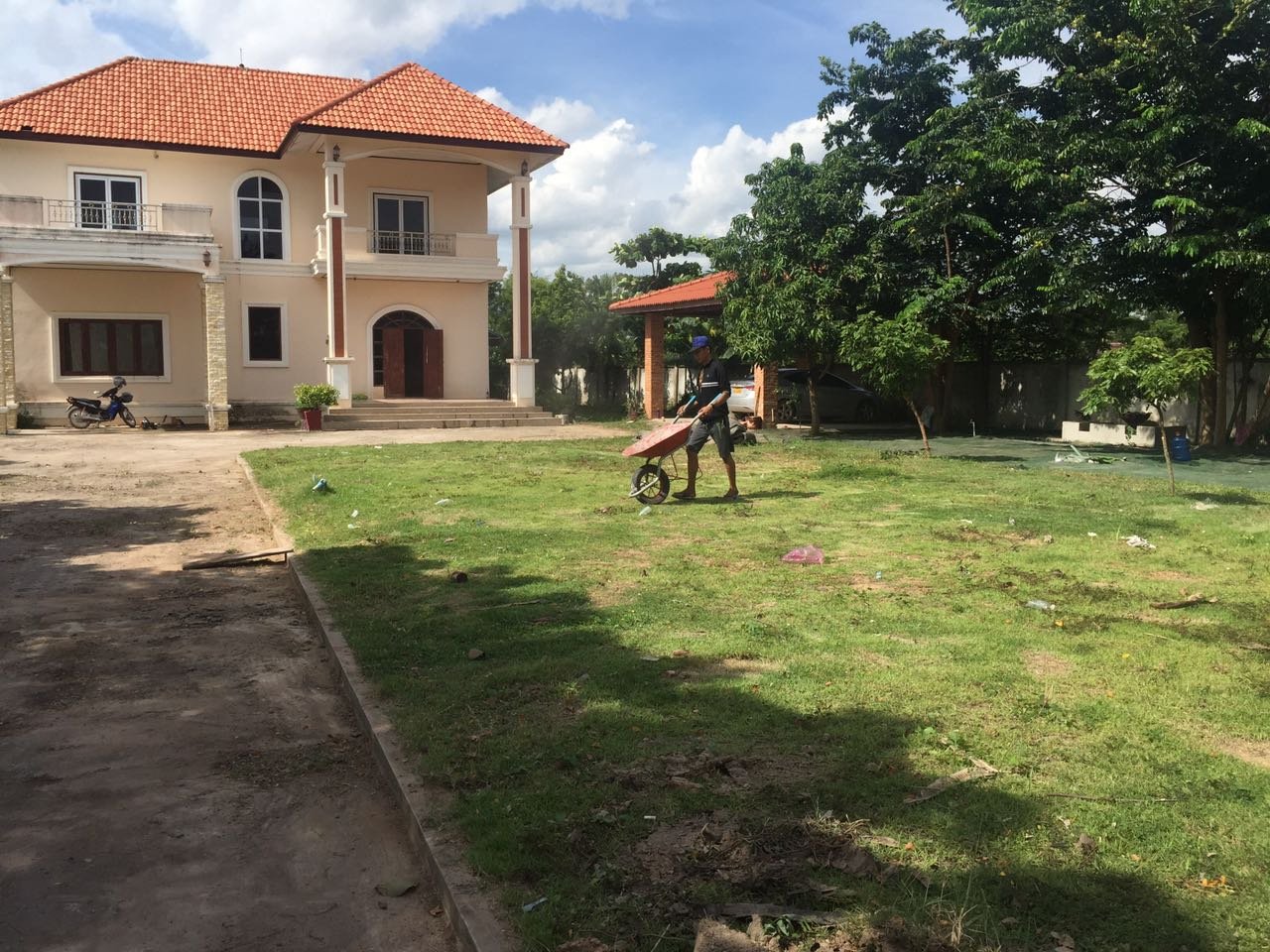 Modern house-for-rent-Hadsayfong-Vientaine_Lao_2 ID: 3875 – Nice shop house near main road and near National University of Laos for rent