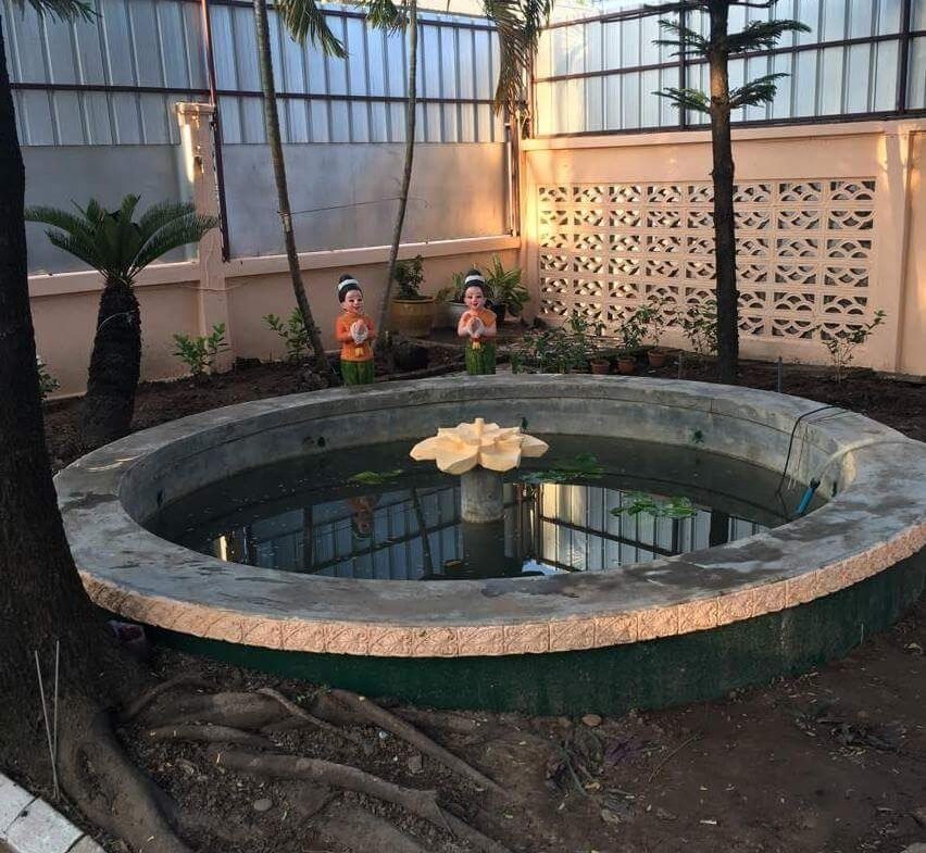 852