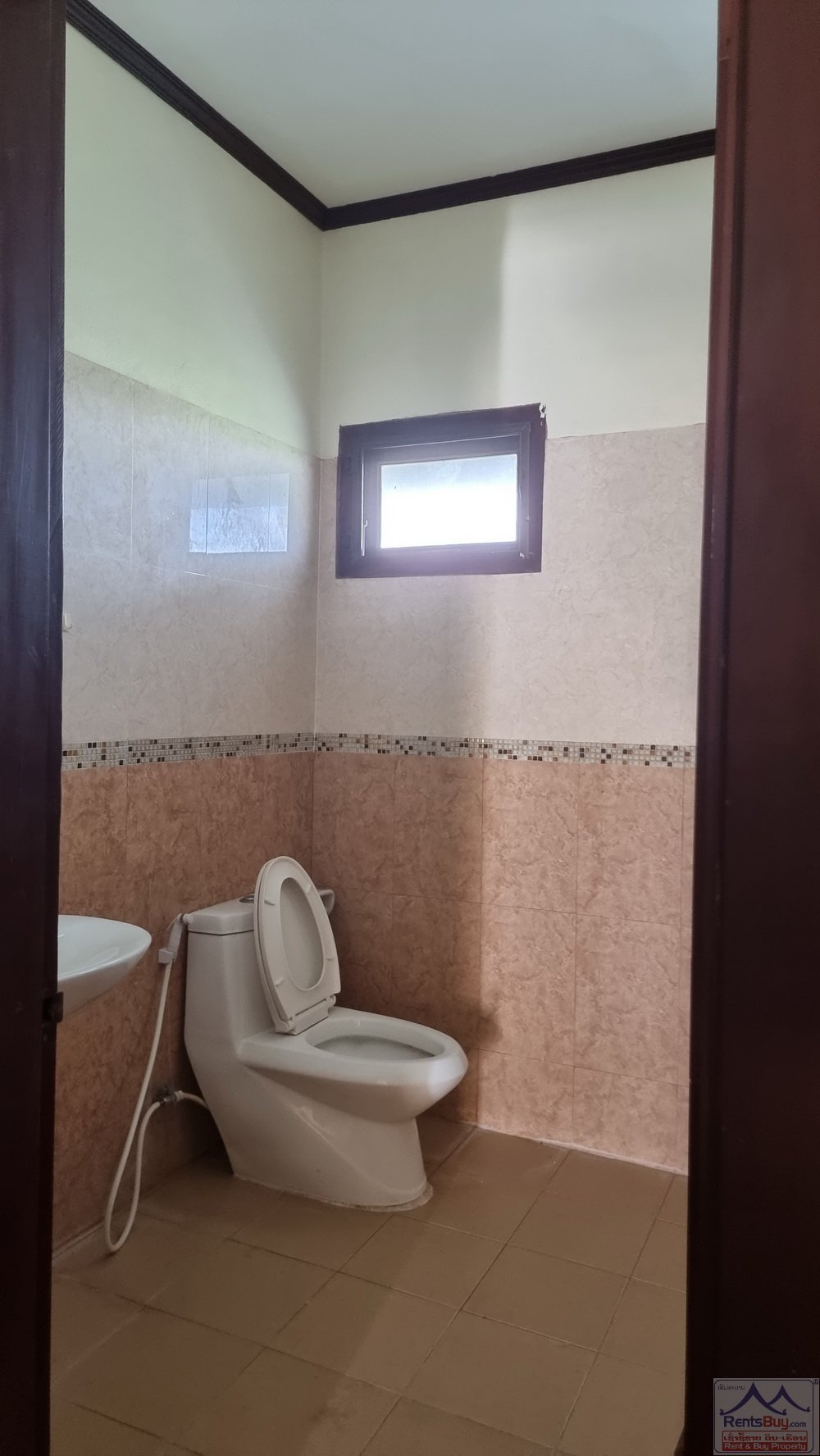 4678 – Modern house in diplomatic area for sale
