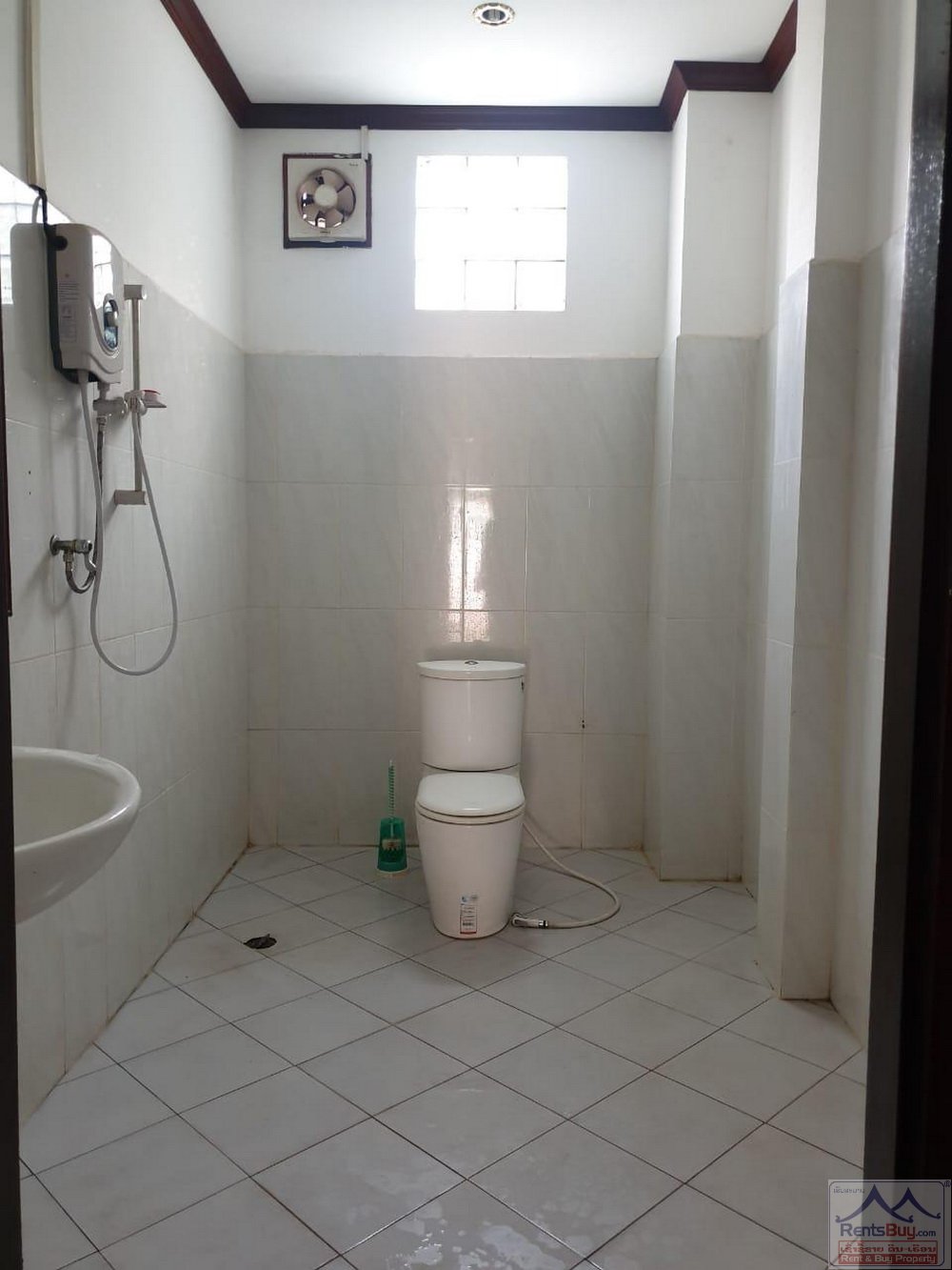 laomodernhouseforrent26 4670 – Another Lao modern house in expat living community near Sengdara Fitness Center