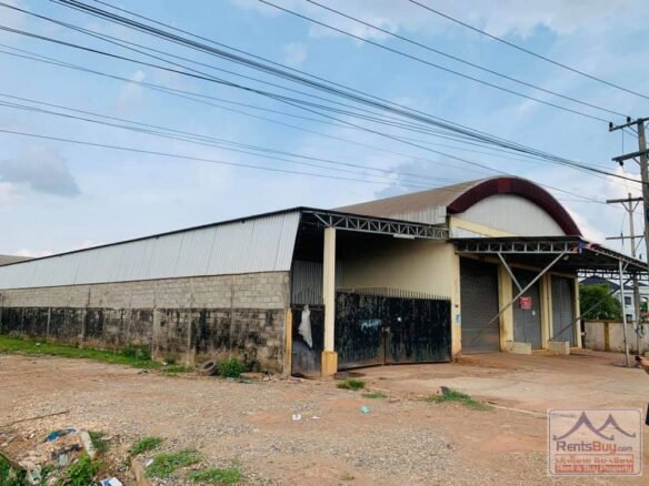 ID 4666 – 1,200 sqm Large warehouse with office near 450 years strategic road for rent