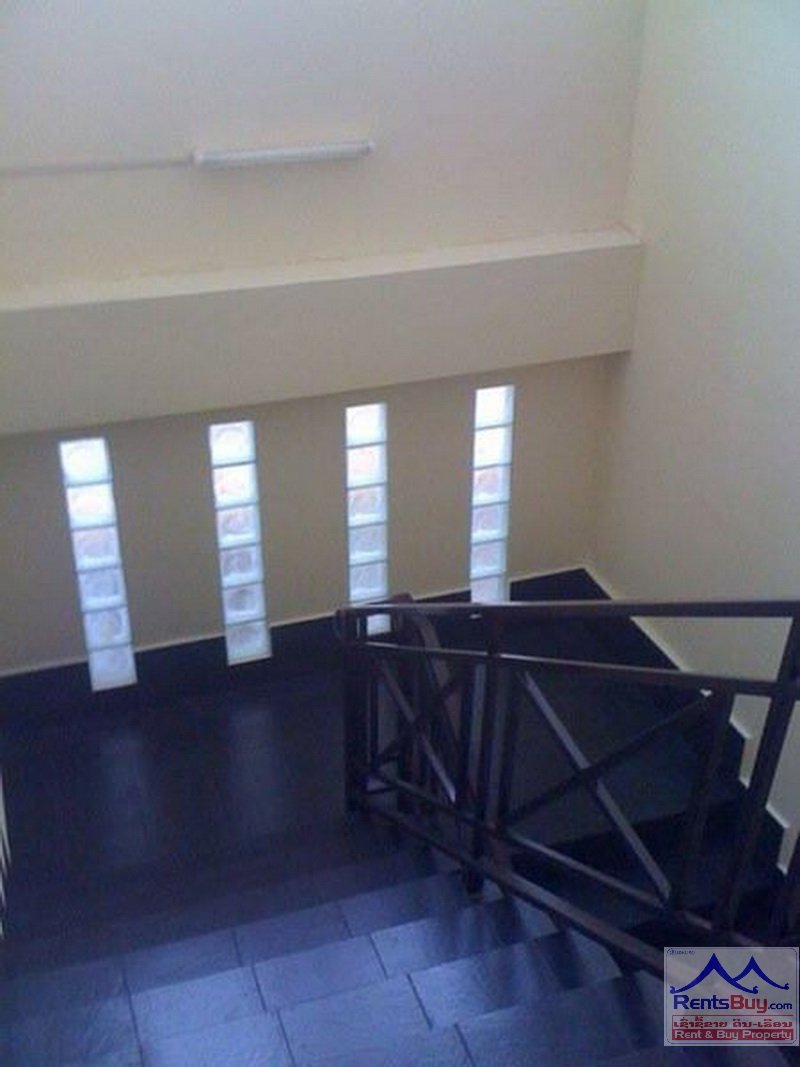 ID: 3854 – Affordable villa in diplomatic area and near Law School for rent