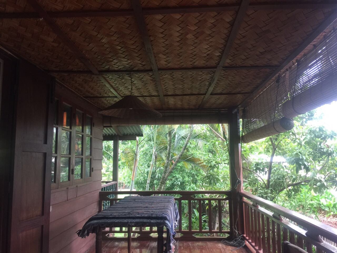 ID: 3772 – A lovely Lao style house near Embassy of Thailand for rent