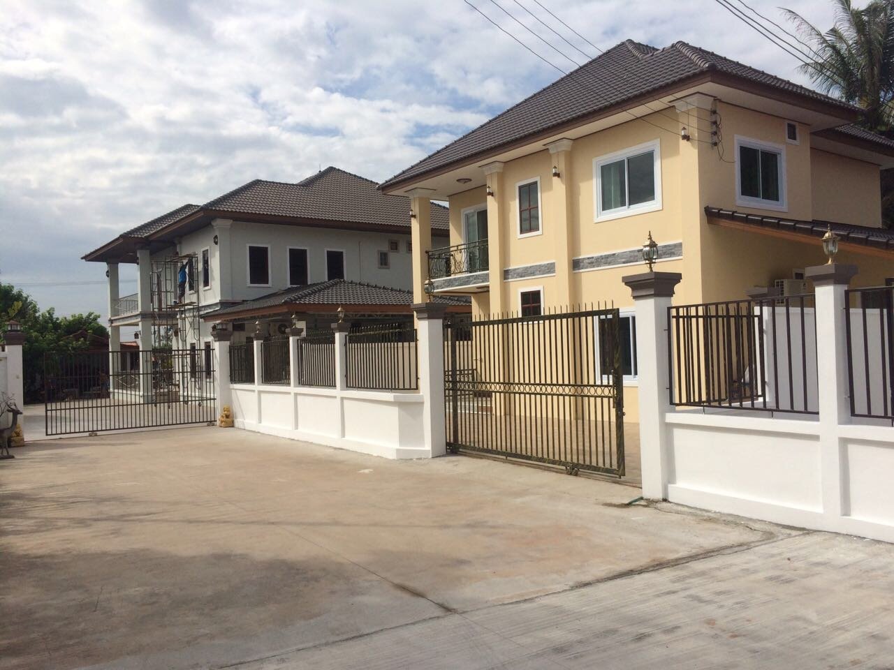 House-for-rent-Sisattank-Vientiane_02 ID: 3812 – New modern house with large garden and near 103 Hospital for rent