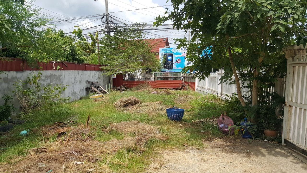 House-for-sale-Luangprabang_Lao_2 ID: 3768 – Nice house in town with good view for sale in Laungphrabang Province