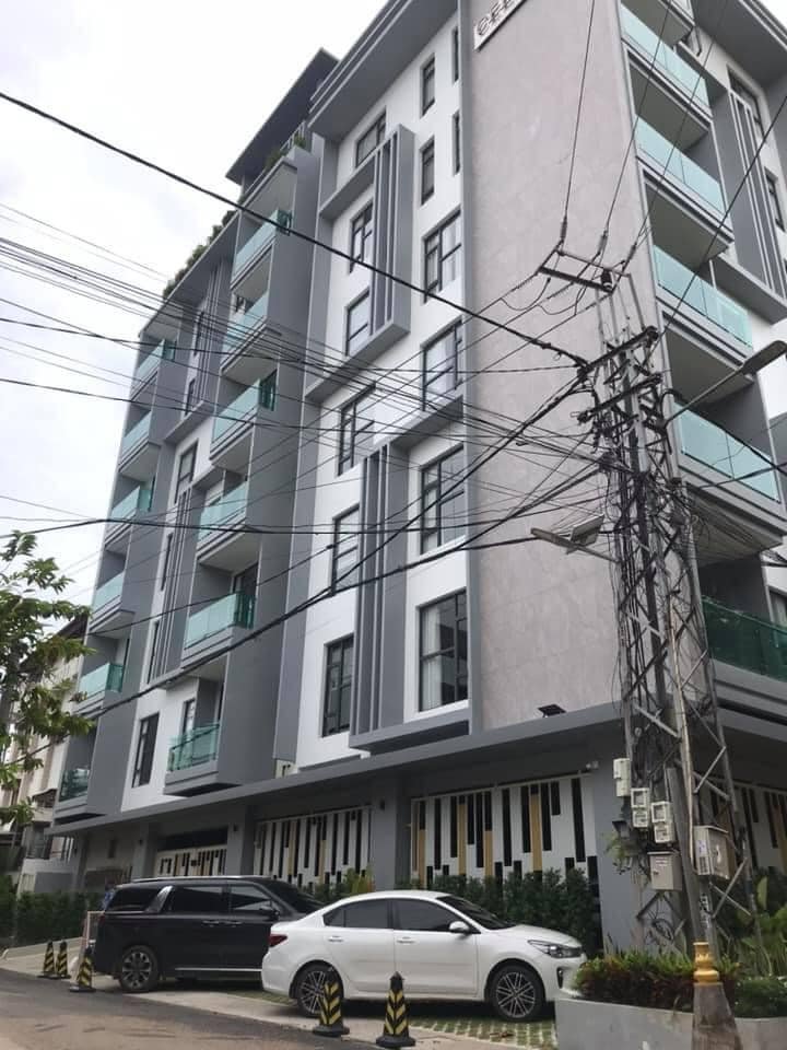 4712-Beautiful Modern and Minimal Apartment in Vientiane City Center for rent.