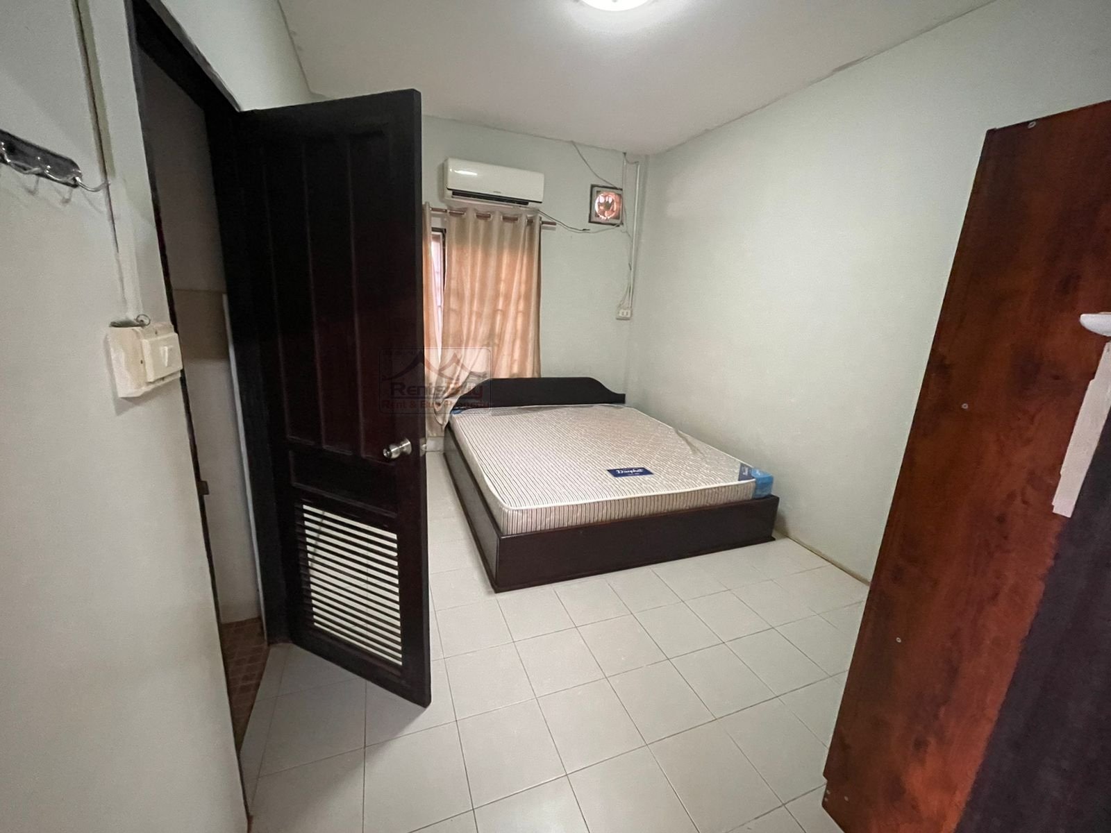 ID: 3650 – The villa by concrete road and near Lao American College