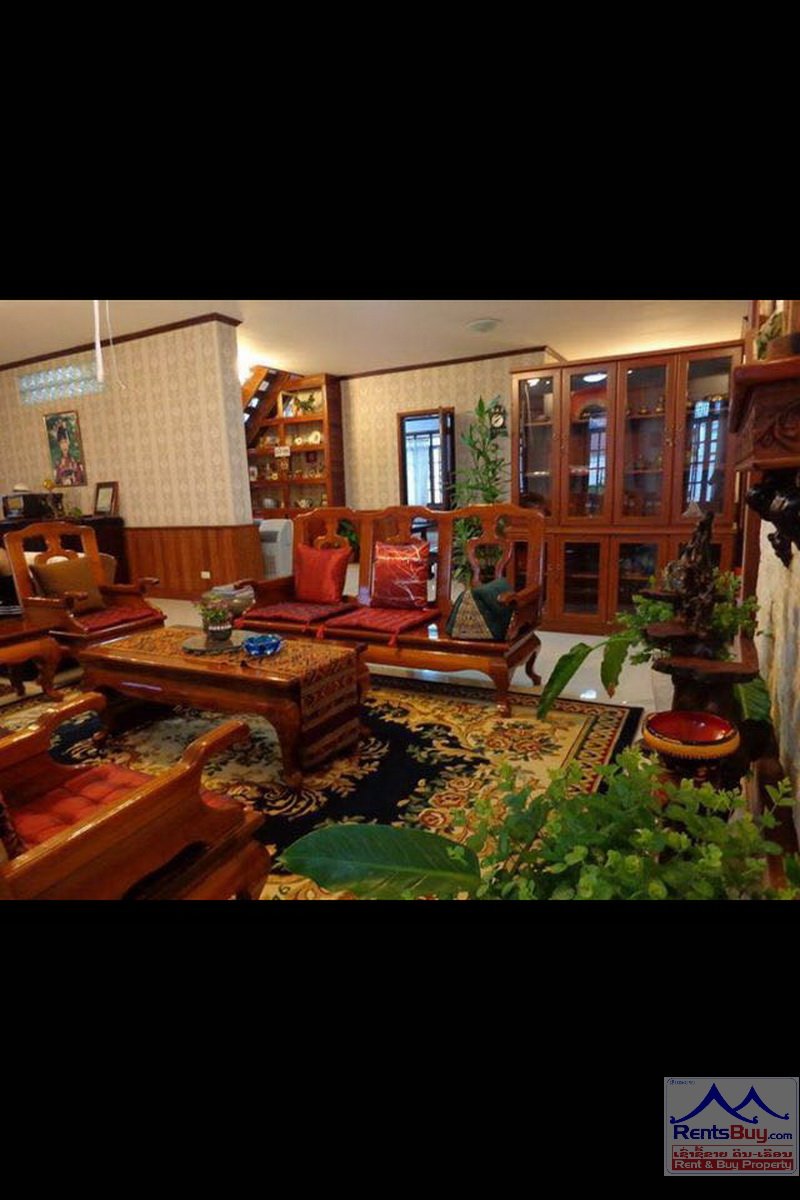 3685-Modern Villa for rent in Sikhaithong Village, near Wattay International Airport