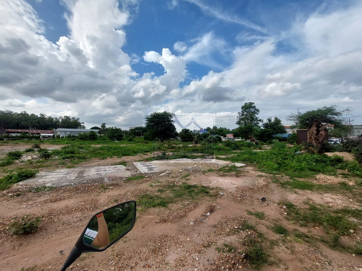 lanndforsale06 1564-Vacant Commercial Land by Thaduea road near US Embassy for sale