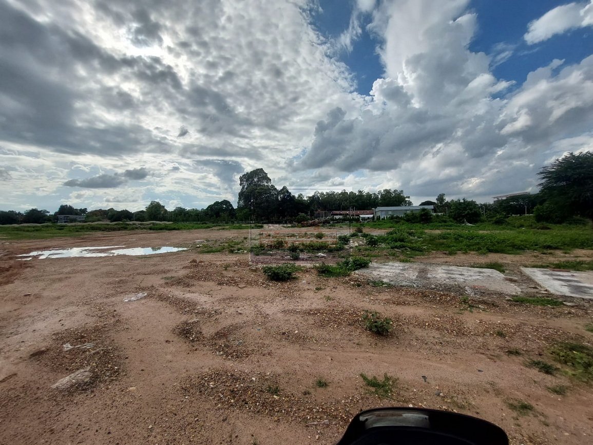 lanndforsale10 1564-Vacant Commercial Land by Thaduea road near US Embassy for sale